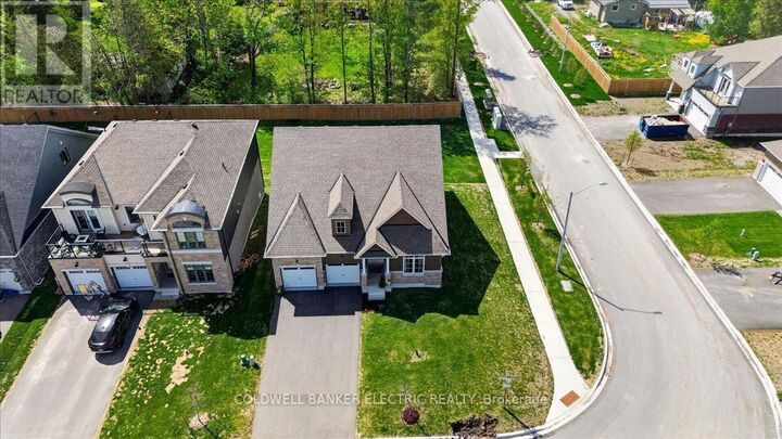 Property Photo: 3 Hillcroft Way ON K0M 1A0