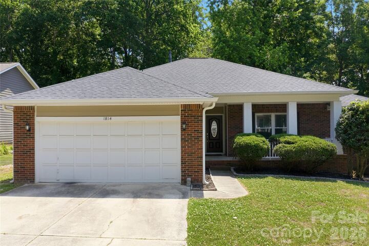 Property Photo:  1814 Golden Heights Court  NC 28214 
