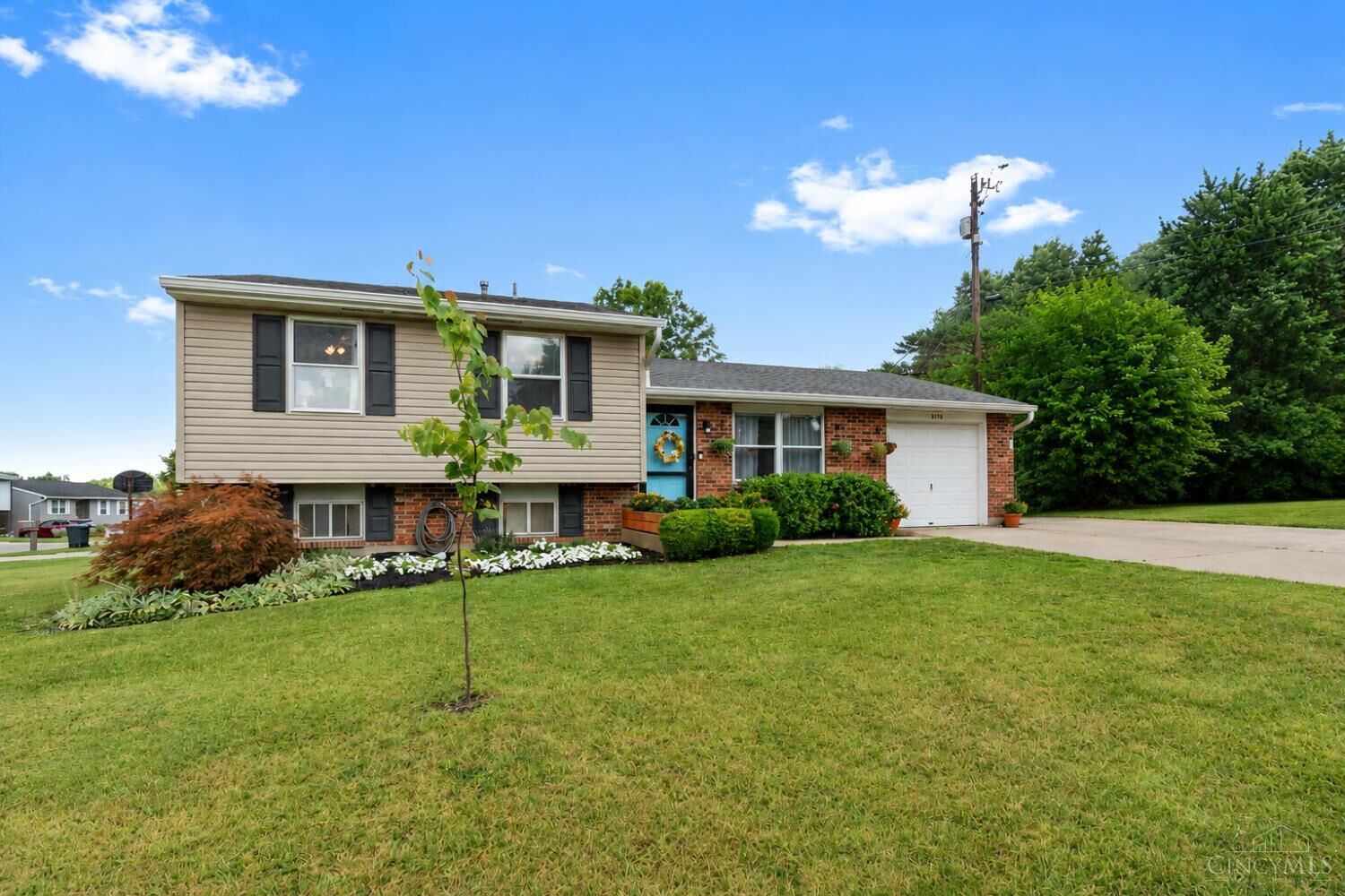 Property Photo: 5176 Dundas Drive OH 45238