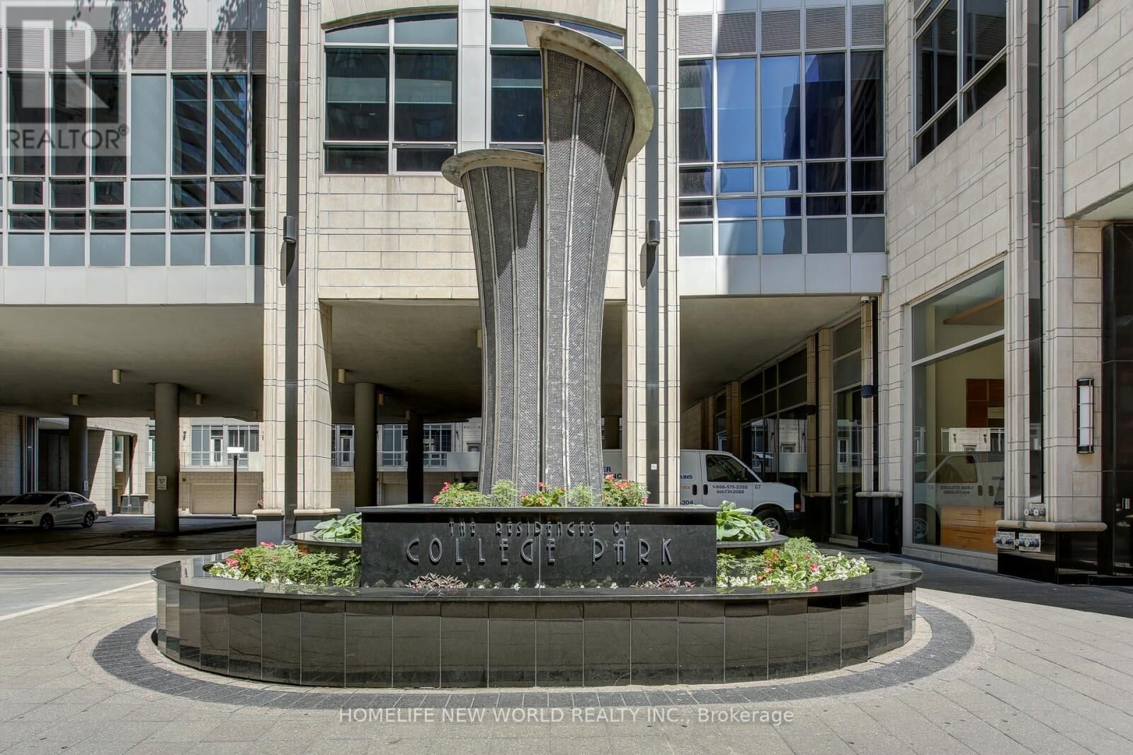 Property Photo:  761 Bay Street 3305  ON M5G 2R2 