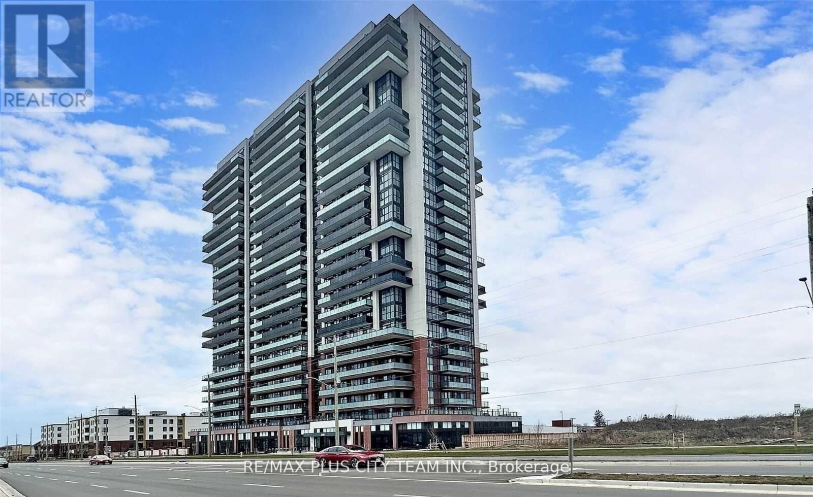 Property Photo:  2550 Simcoe Street North 1217  ON L1L 0R5 