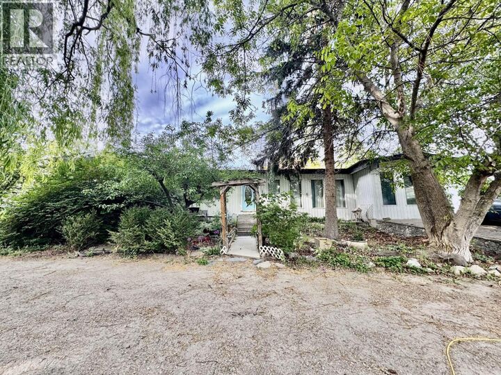 Property Photo: 4976 Nash Street BC V0H 1X8