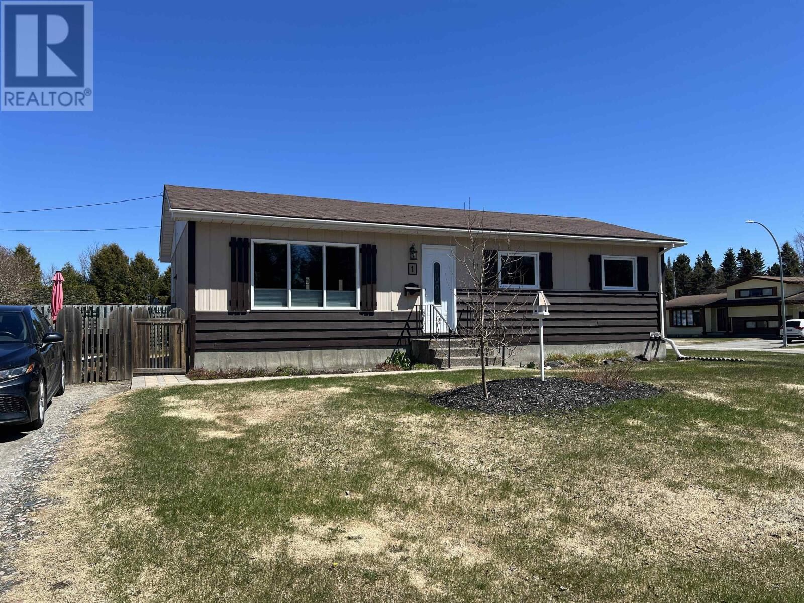 Property Photo:  1 McFarland St  ON P0T 2E0 