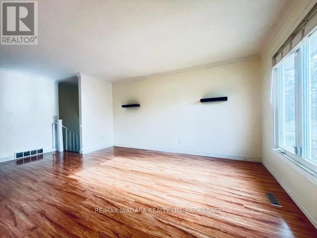 Property Photo:  25 Idylwood Road  ON L3C 1X2 