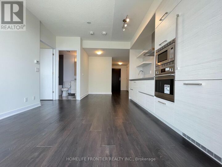 Property Photo:  2221 Yonge Street 4405  ON M4S 0B4 