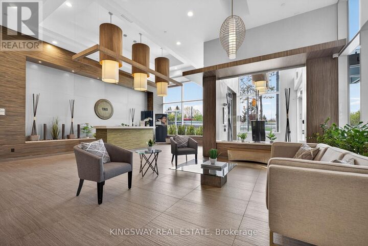Property Photo: 8763 Bayview Avenue 221 ON L4B 3V1
