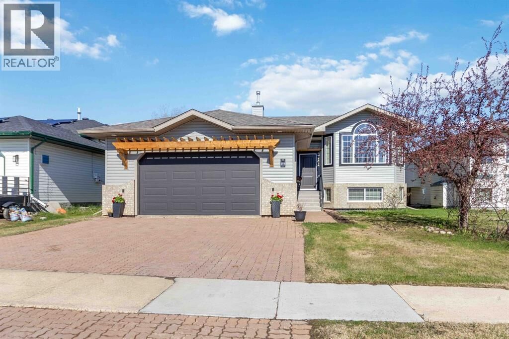 Property Photo:  193 Boisvert Place  AB T9K 1S8 