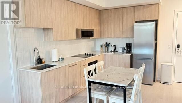 Property Photo:  2501 Saw Whet Boulevard South 331  ON L6M 5N2 