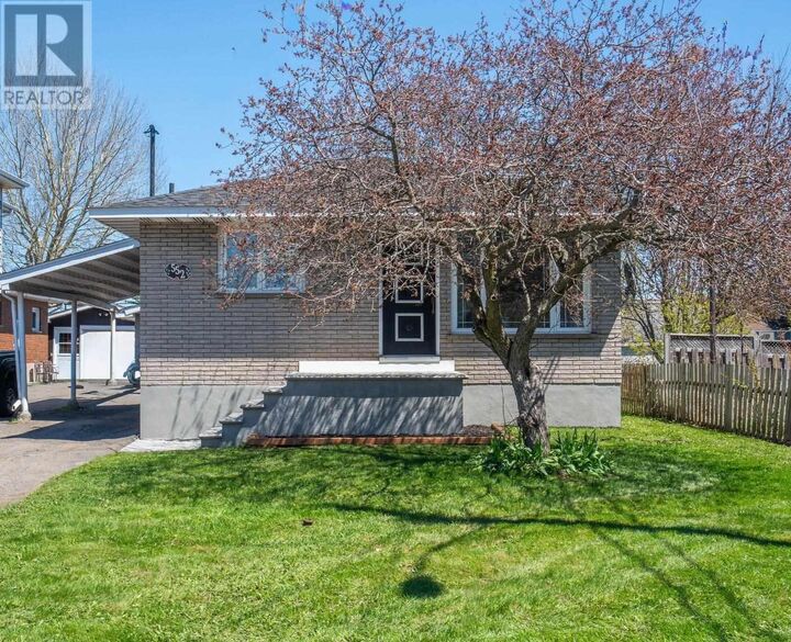 Property Photo:  552 Sherbourne St  ON P6C 3X7 