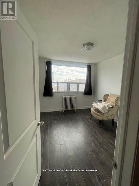 Property Photo:  1516 Eglinton Avenue West Apt 1  ON M6E 2G8 
