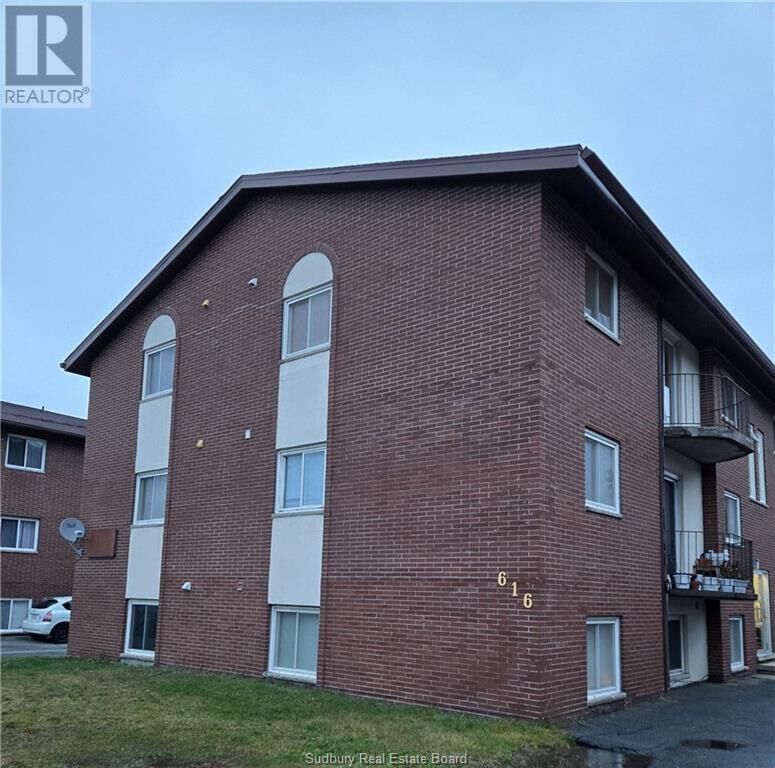 Property Photo:  616 Barry Downe Road Unit# 7  ON P3A 3T5 