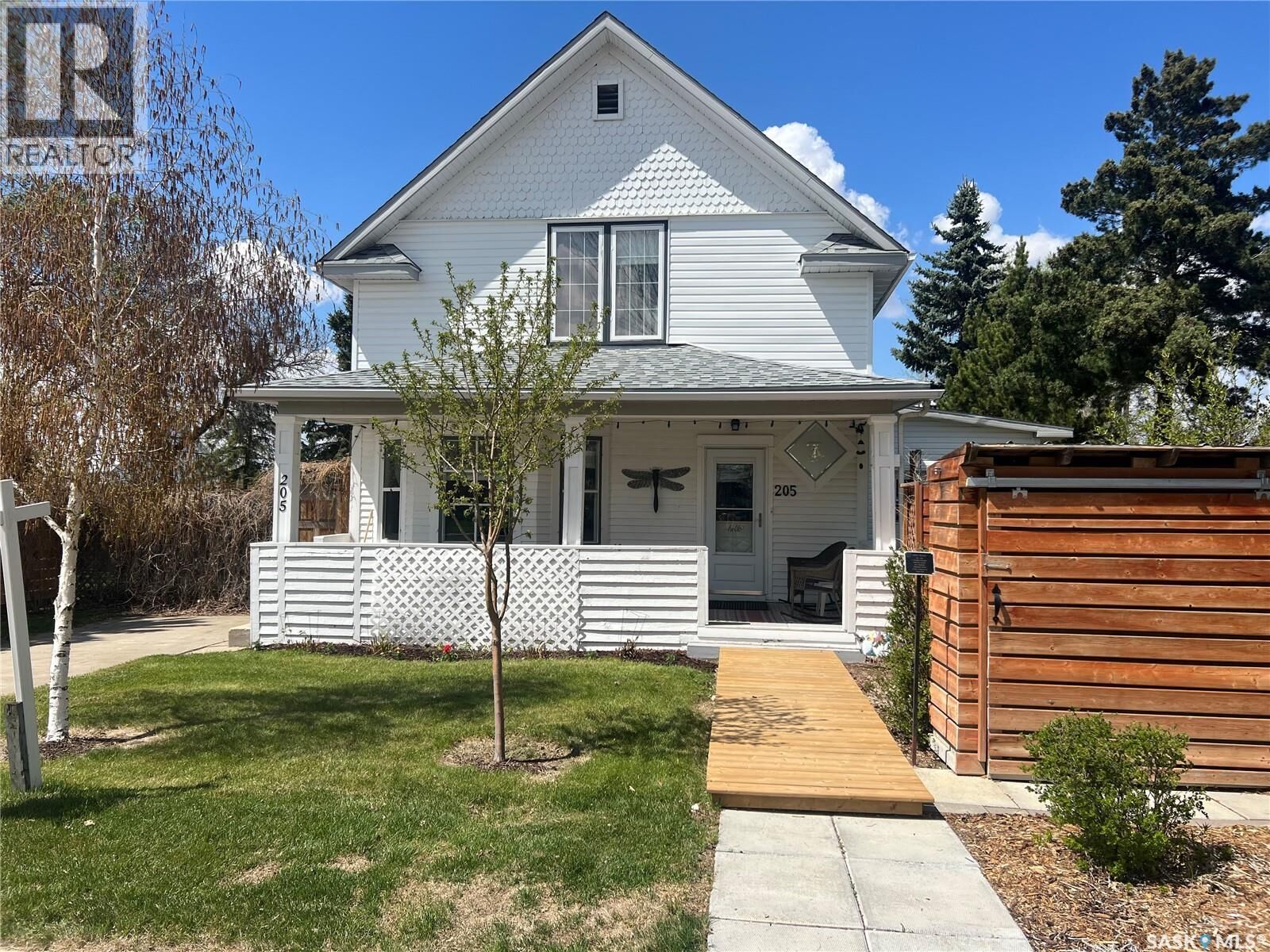 Property Photo:  205 3rd Avenue  SK S0L 1K0 