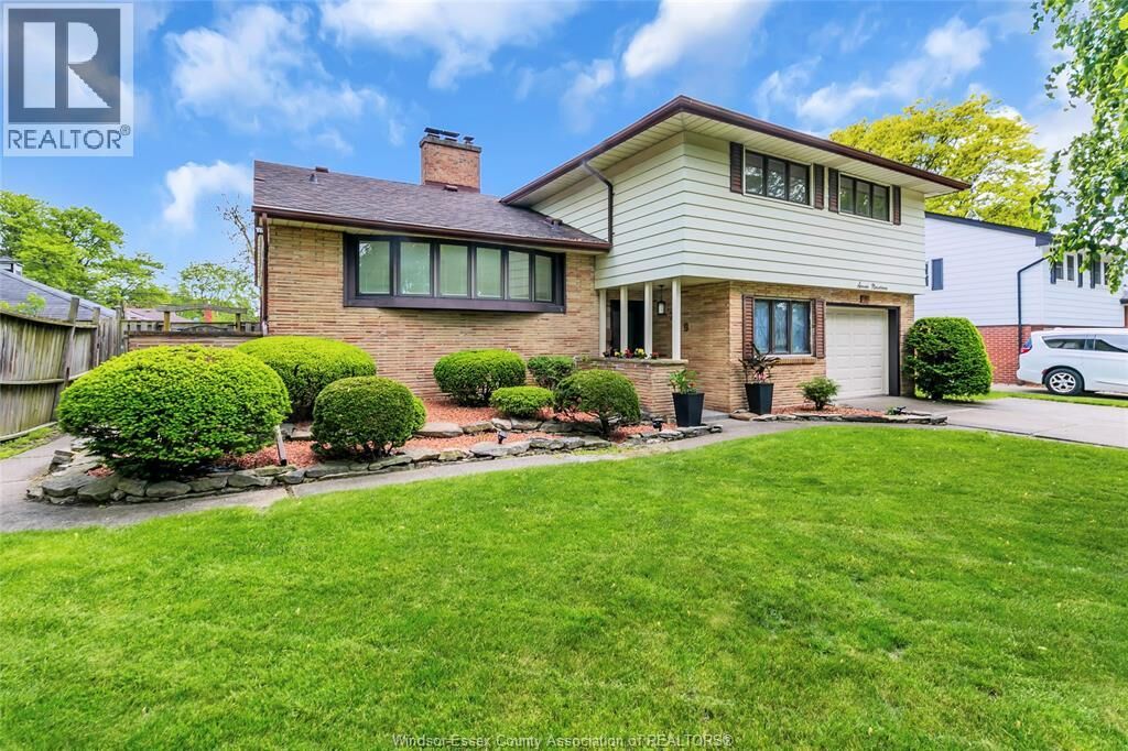 Property Photo:  719 Champlain Drive  ON N9E 1M6 