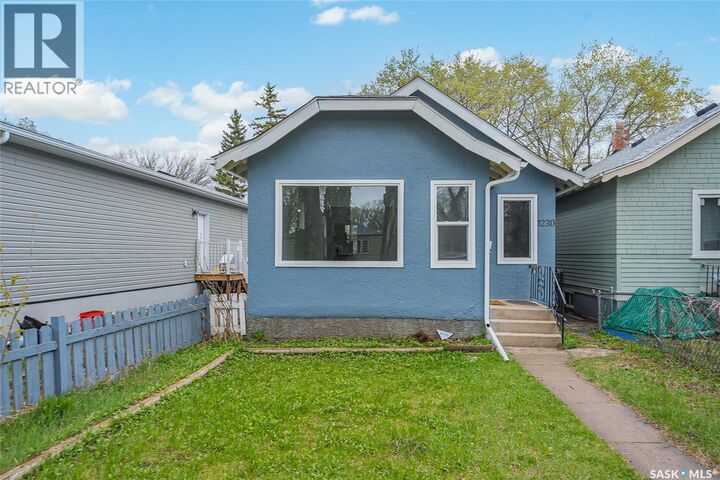 Property Photo:  1230 E Avenue N  SK S7L 1T4 