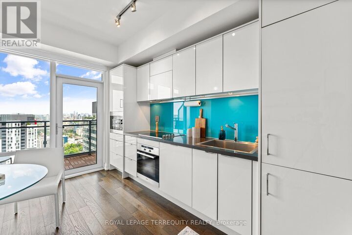 Property Photo: 21 Widmer Street 4203 ON M5V 0B8