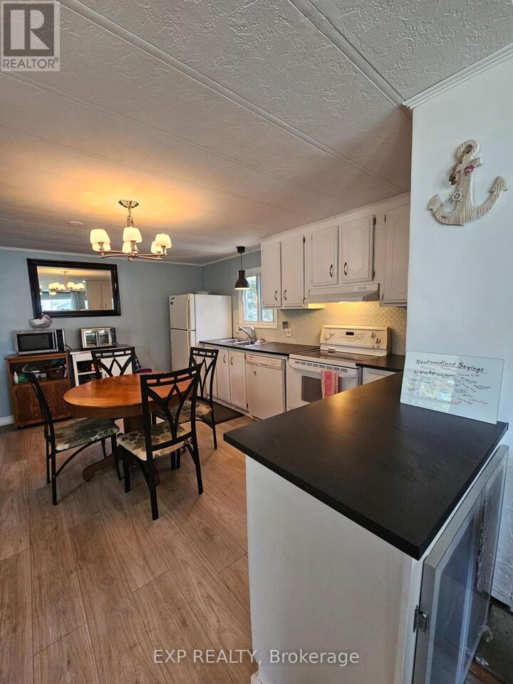 Property Photo: 108 Hutt Road ON K6V 5T2