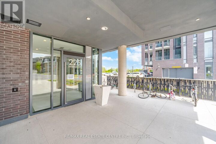 Property Photo:  225 Veterans Drive 607  ON L7A 5L7 