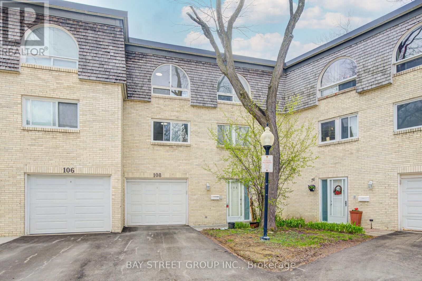 Property Photo:  108 Courville Coachway  ON M2J 3V7 