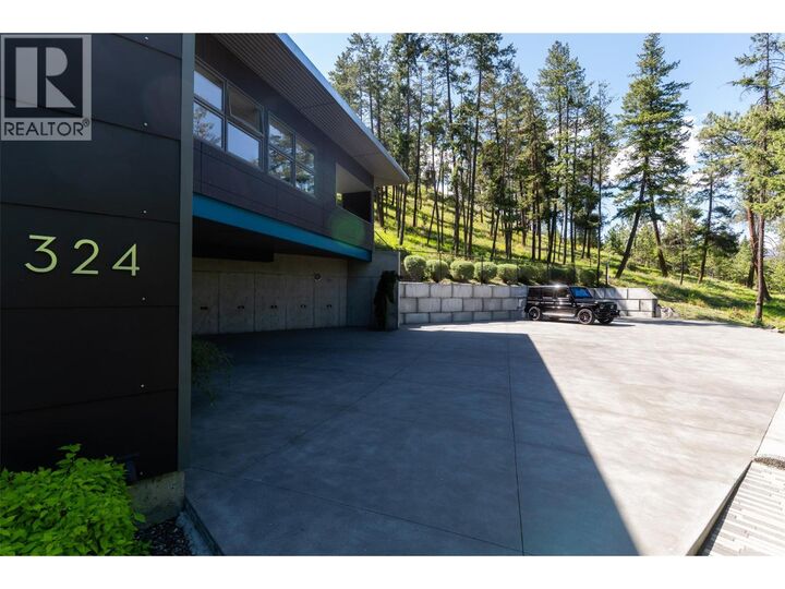Property Photo: 324 Clifton Road BC V1V 1A5