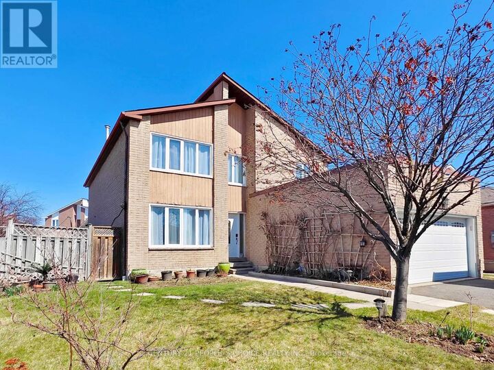 Property Photo: 5992 Ladyburn Crescent ON L5M 4V9
