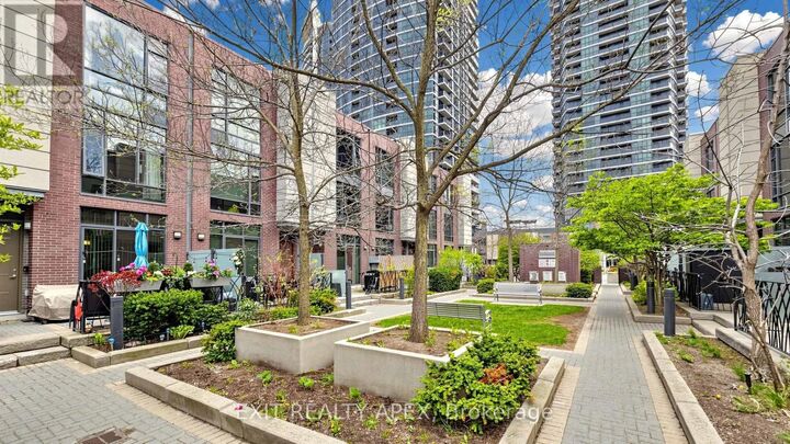 Property Photo:  23 Valhalla Inn Road 40  ON M9B 0B3 