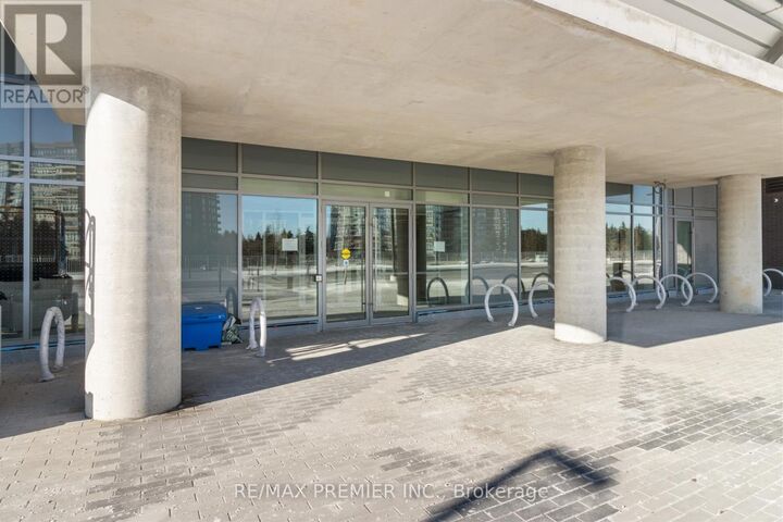 Property Photo: 30 Upper Mall Way 909 ON L4J 0L7
