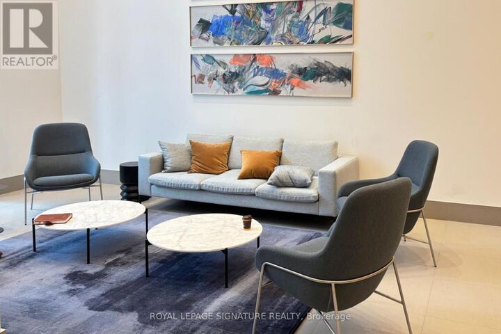 Property Photo:  430 Square One Drive 4605  ON L5B 3Y1 