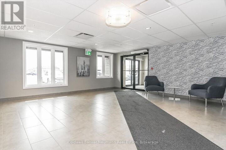 Property Photo:  104 Summit Ridge Drive 102  ON N1E 0R5 