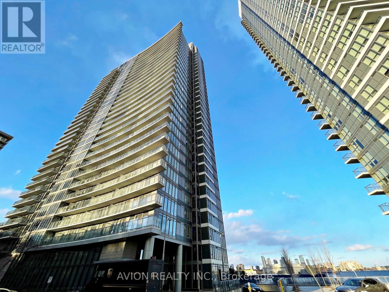 Property Photo:  121 McMahon Drive 705  ON M2K 0C1 