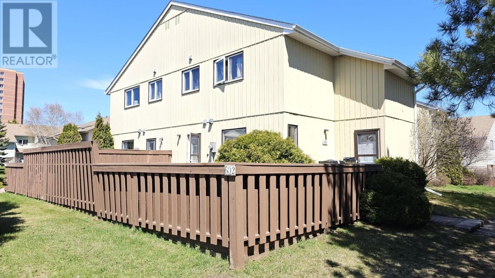 Property Photo:  39 602 Pasteur Rd  ON P7B 5W9 