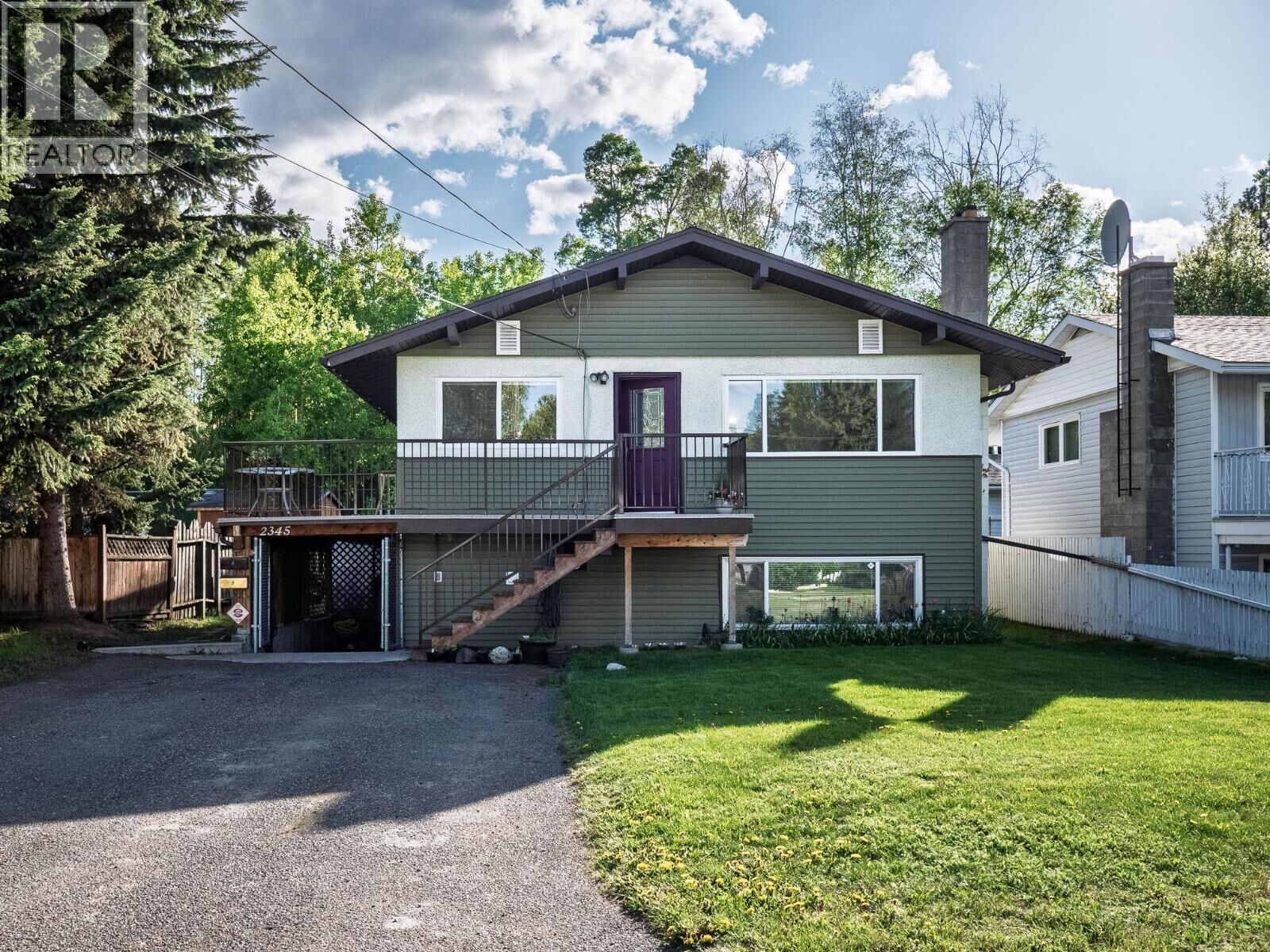 Photo de la propriété: 2345 Royal Crescent BC V2L 1H4