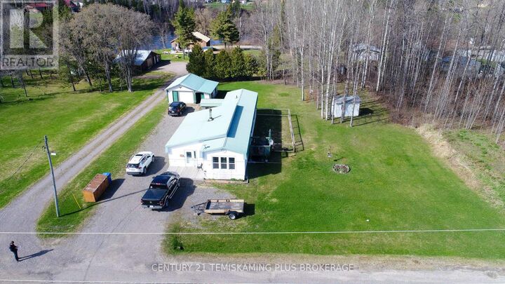 Property Photo: 46 Fifth Street West ON P0J 1G0