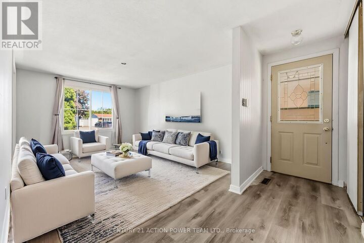 Property Photo: 2178 Erinbrook Crescent A ON K1B 4J4