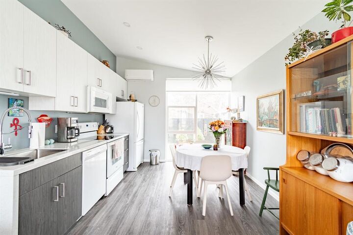 Property Photo: 512 Robinson Avenue MB R1A 4M9