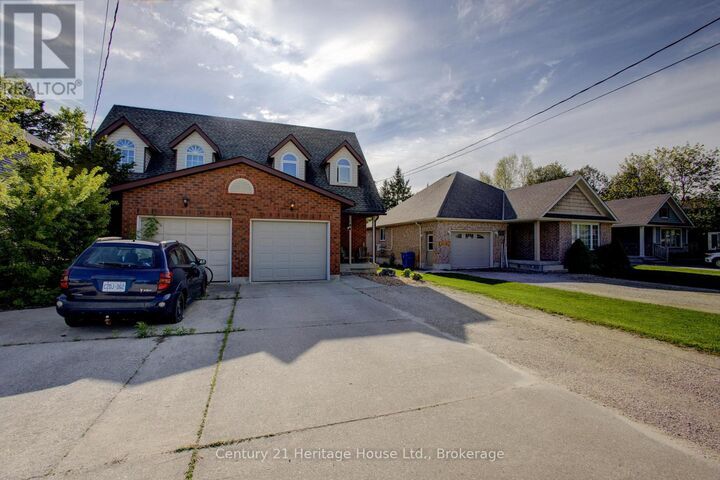 Property Photo: 144 Kincardine Street North ON N0G 1R0