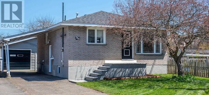 Property Photo: 552 Sherbourne St ON P6C 3X7