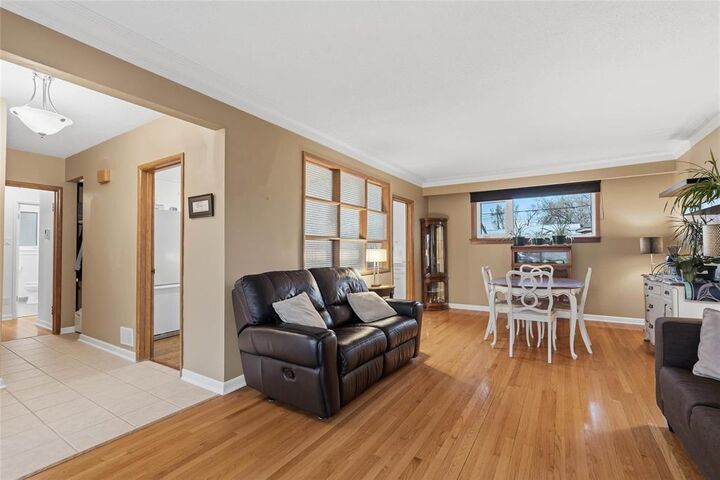 Property Photo: 512 Burrin Avenue MB R0G 2W0
