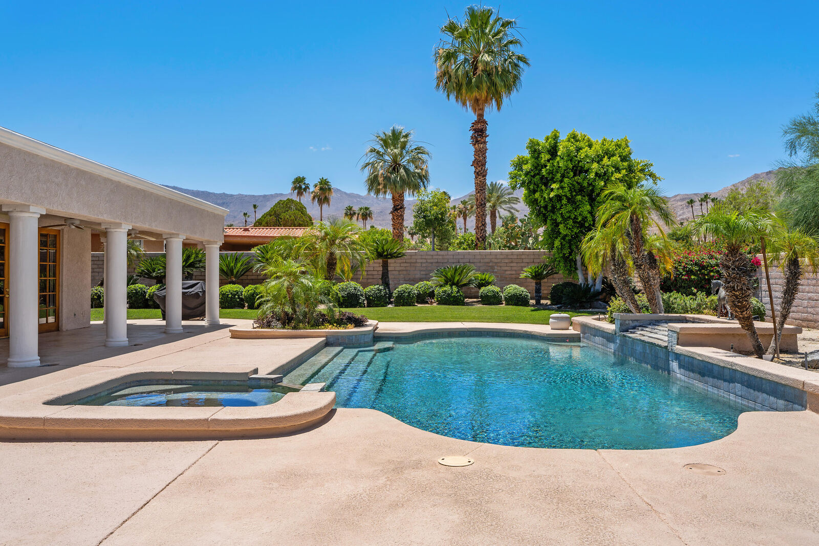 Property Photo:  73210 Amber Street  CA 92260 