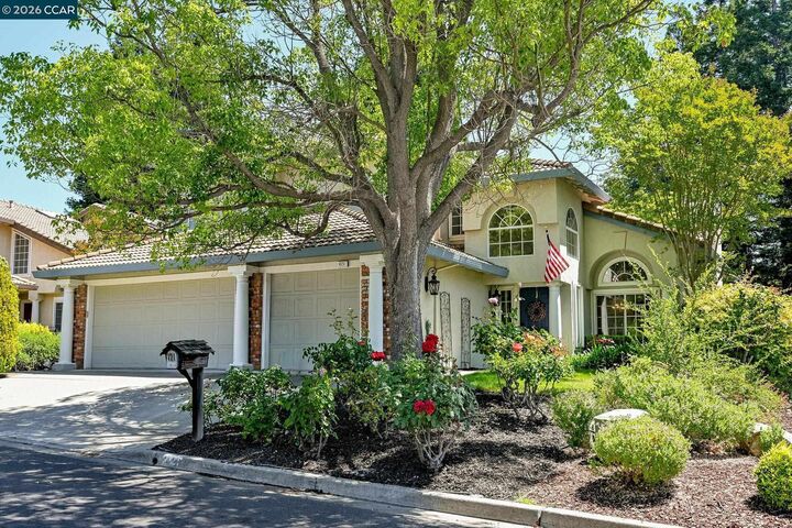 Property Photo:  421 Stoneybrook Ct  CA 94506 