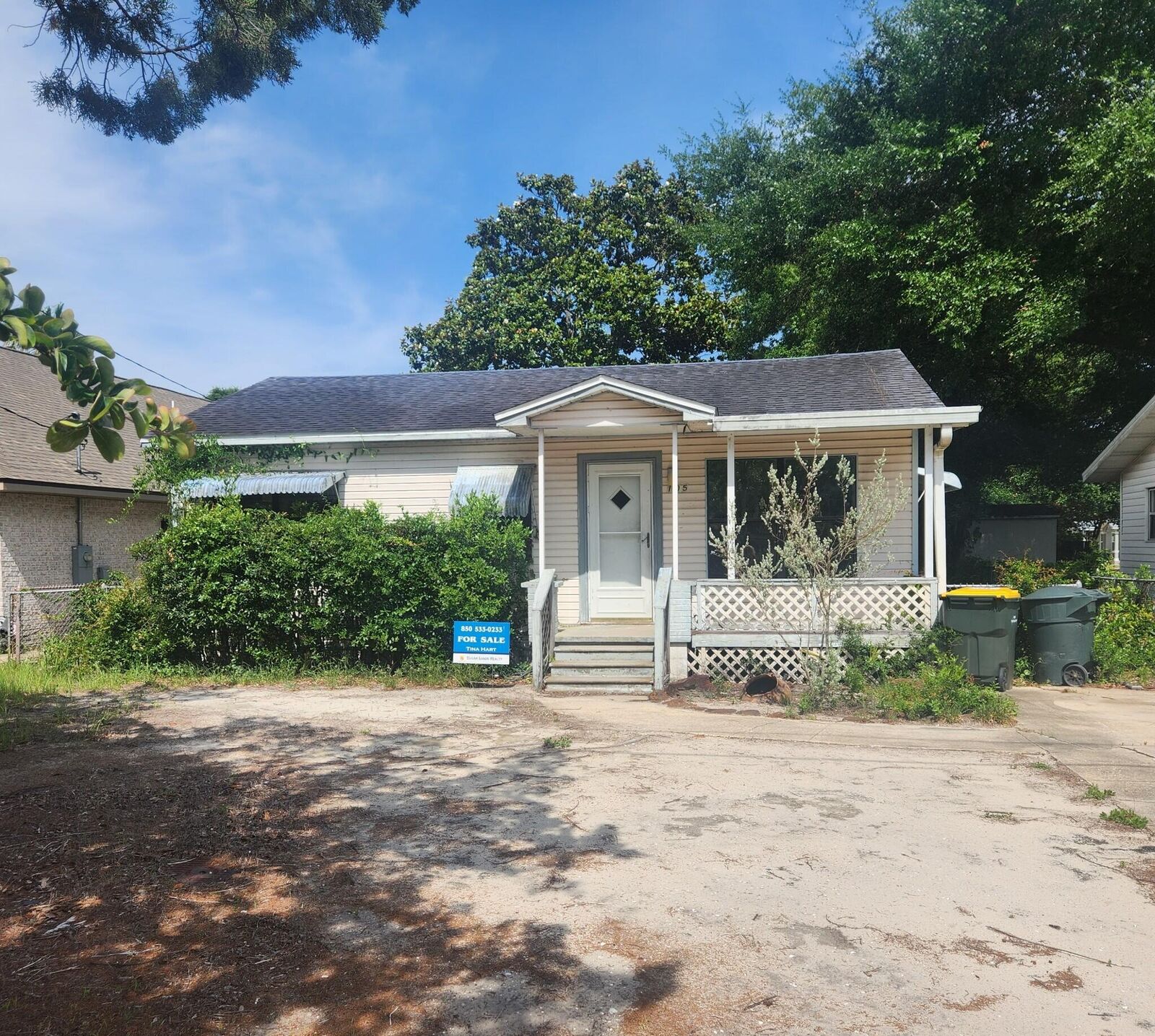 Property Photo:  