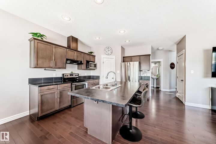 Property Photo:  57 Meadowland Crescent  AB T7X 0P9 
