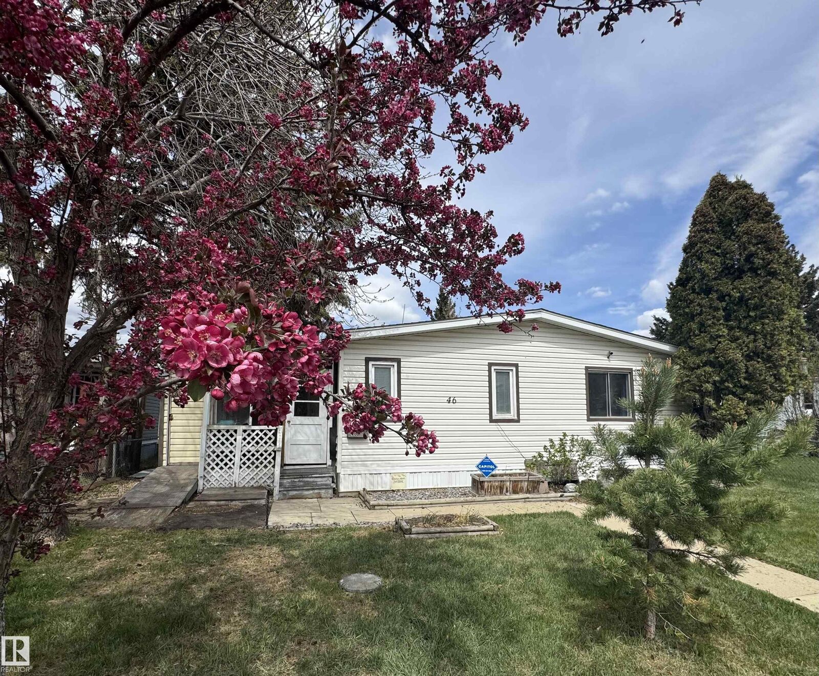 Property Photo:  #46 4204 47 St  AB T9A 2H5 
