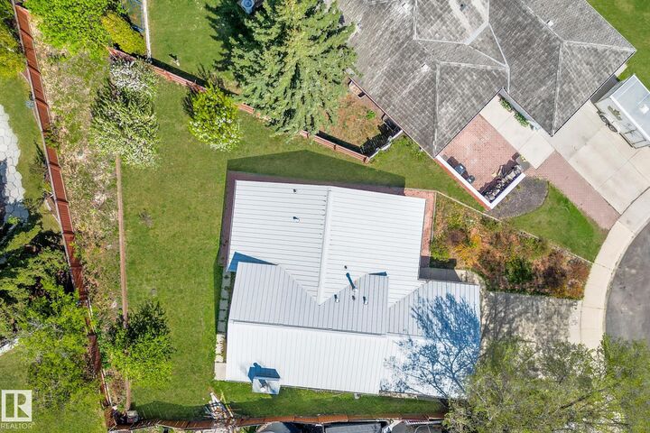 Property Photo: 17946 57 Avenue NW AB T6M 1X3