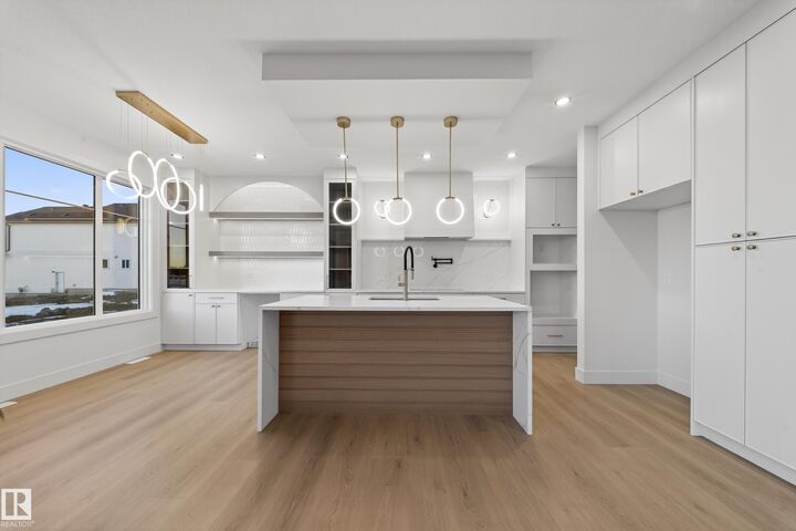 Property Photo:  4276 Charles Close SW  AB T6W 1A7 