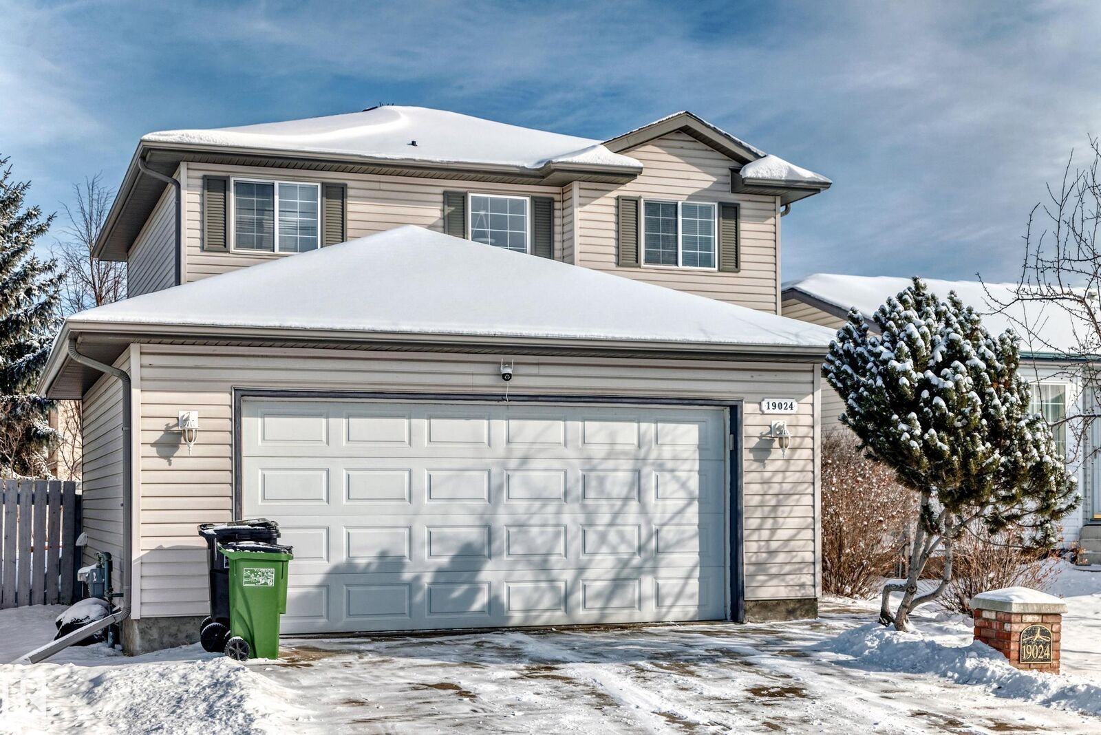 Property Photo:  19024 50 Avenue NW  AB T6M 2T7 