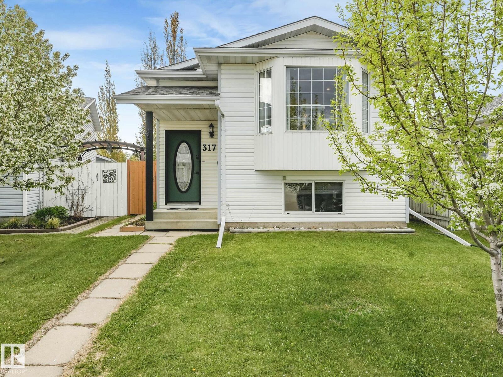 Property Photo:  317 Kline Crescent NW  AB T6L 6K8 