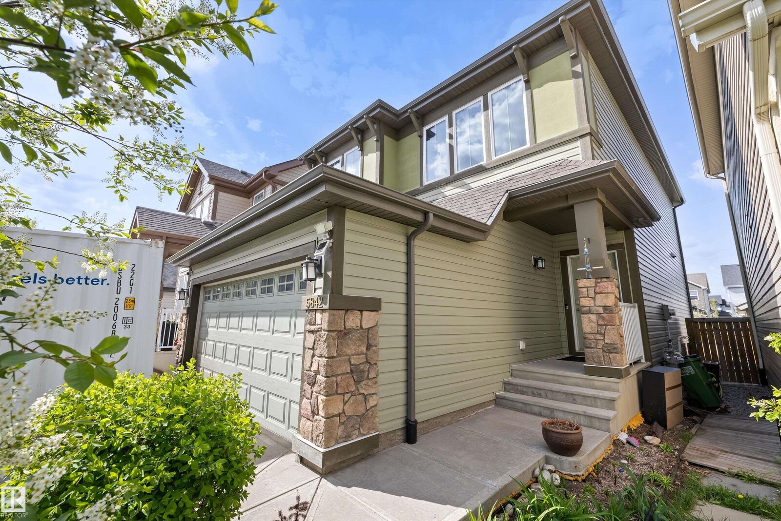Property Photo:  5842 Anthony Crescent SW  AB T6W 3H5 