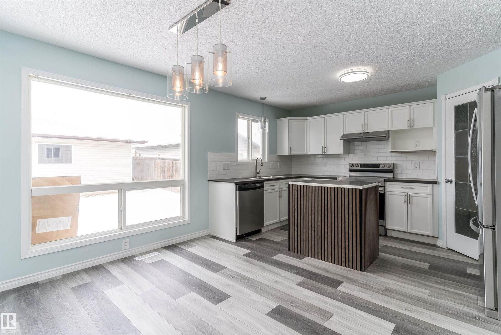 Property Photo:  16304 43 Street NW  AB T5Y 0H8 