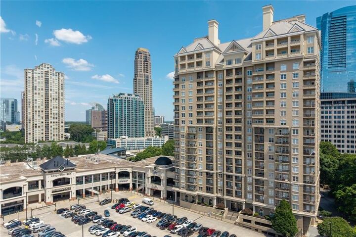 Property Photo:  3334 Peachtree Road NE 103  GA 30326 