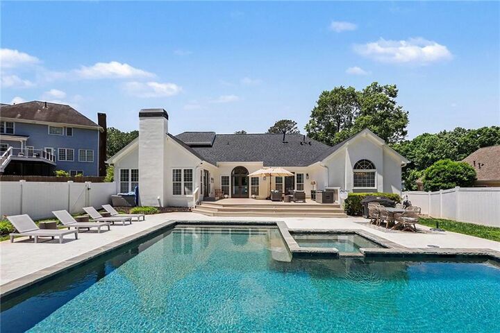 Property Photo:  565 Wexford Hollow Run  GA 30075 